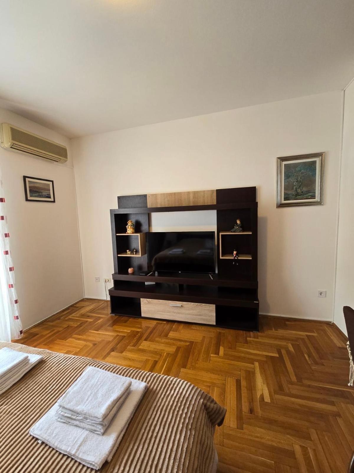 Laki Apartment Подгорица Экстерьер фото